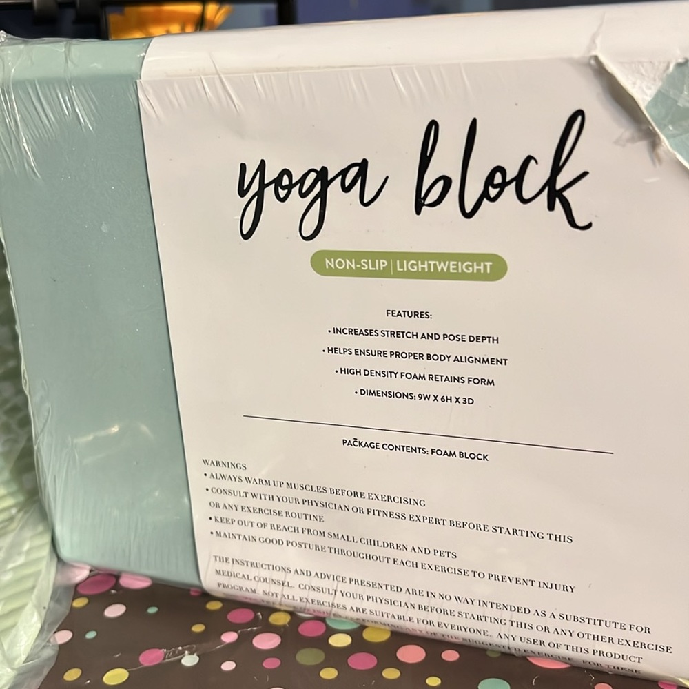 New 3 Items Yoga Bundle: Foam Roller, Knee Mat Double Sided, and Block - Picture 7 of 7